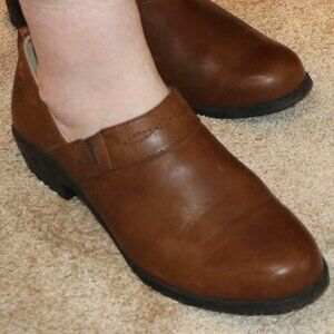 Women's Ariat Sport Clog, light brown, size 9B.